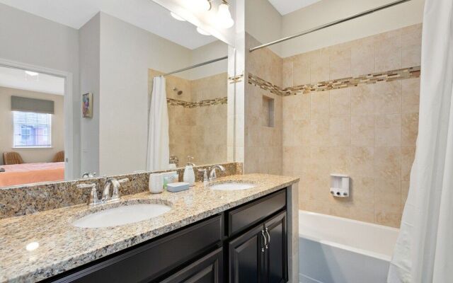 Simply Comfort Amazing 5bd Townhouse