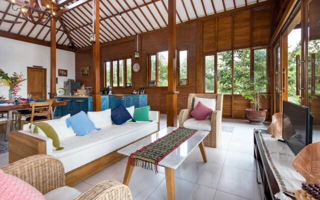 Villa Ronggo Mayang Bali
