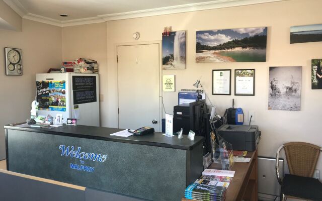 MALFROY motor lodge Rotorua - Accommodation and Mineral Pool