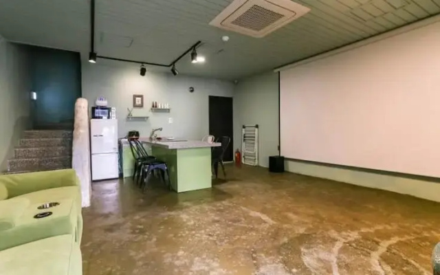 Seogwipo Black Land Lace Spa Pension
