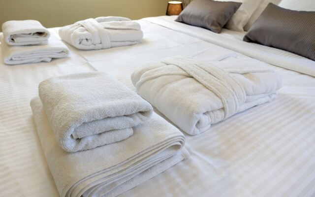 Dj City Vista Luxury Apartments