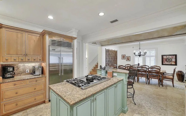 Villa Playa by RedAwning