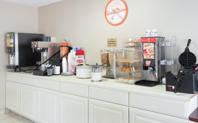 Baymont by Wyndham Iowa Lake Charles