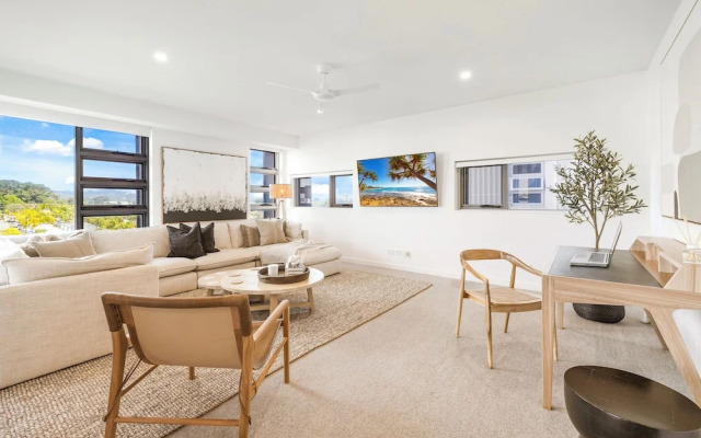 Luxury Coastal Living - Beach Life