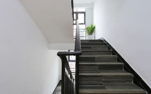 Chuanlu Soho Younger Apartment