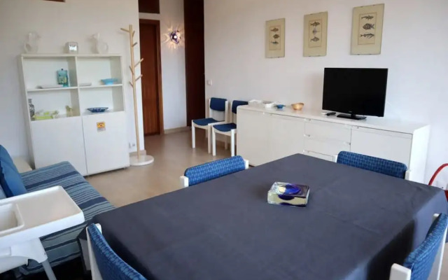 Modern Two-bedroom Apartment With Seaview Balcony