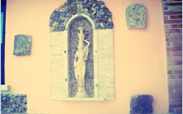 Lovely Apartment in Portland With Garden and Patio