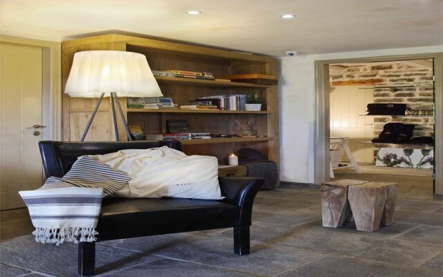 Mikro Papigo 1700 Hotel & Spa
