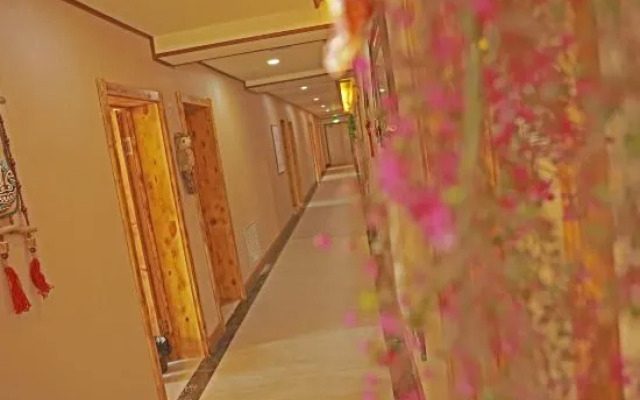 Xuexiang Lanxinmeng Movie Theme Hotel (Xueyun Street)