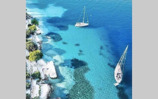 SeaEsta apartment Pool and Beach