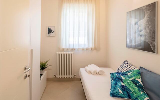 Elegante Trilocale Marconi Prima Fila Mare