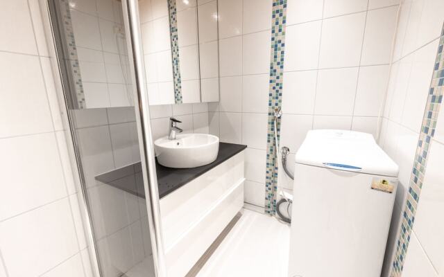 2ndhomes Modern 1BR Home w Sauna&Balcony