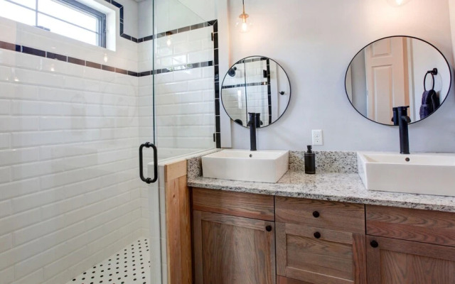 5 Bedroom, East 18th Street