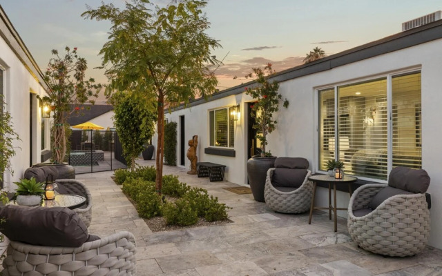 Montecito Luxe 3-villa Retreat w Pool Courtyard