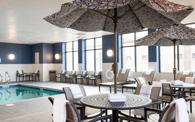 Hampton Inn & Suites La Crosse Downtown