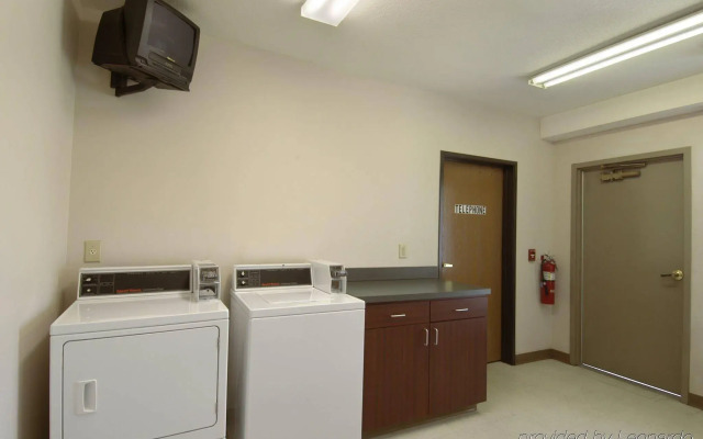 Red Roof Inn Columbus - Hebron