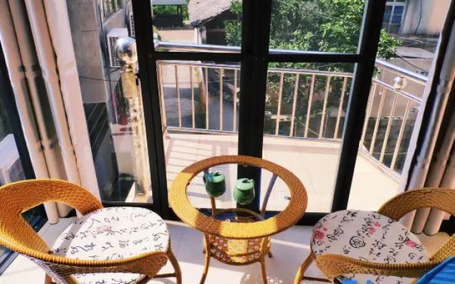 Lishui Ancient Village Xinyuan Homestay – Balcony – Lishui