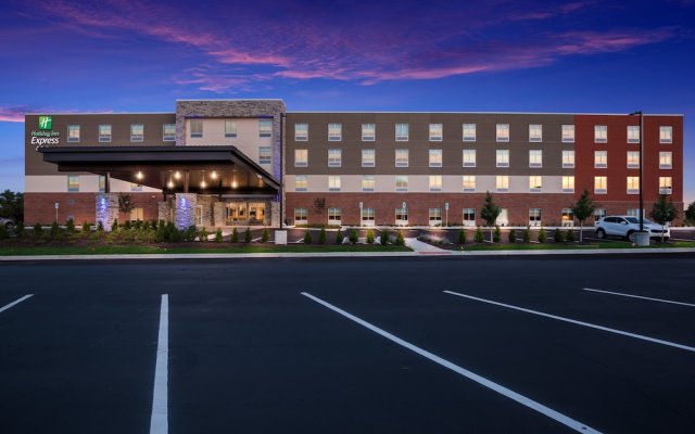 Holiday Inn Express & Suites Chicago - Hoffman Estates