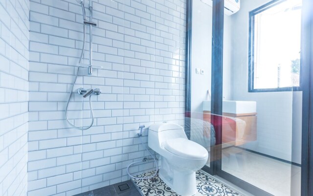 OYO 506 Moes Residence