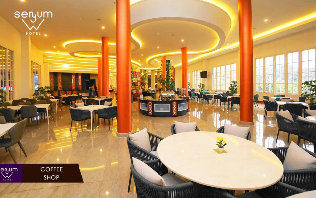 Senyum World Hotel