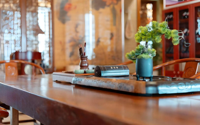 Guzi Celebrity First Hotel (Wenjiang University Town)