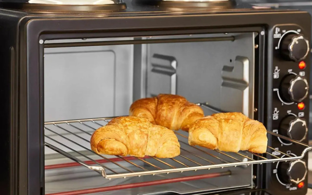 Explore Athens like a movie star, near Acropolis!