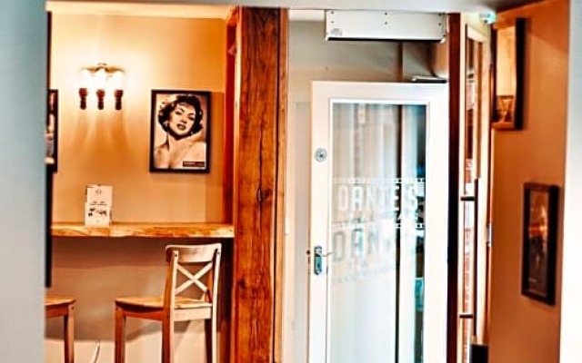 The Herbalist Rooms