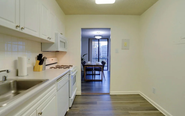 Stay with Comfort in Crystal City