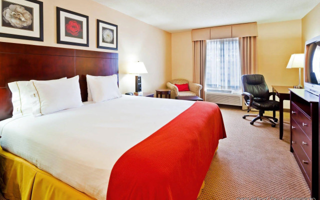 Holiday Inn Express Hotel & Suites Dickson