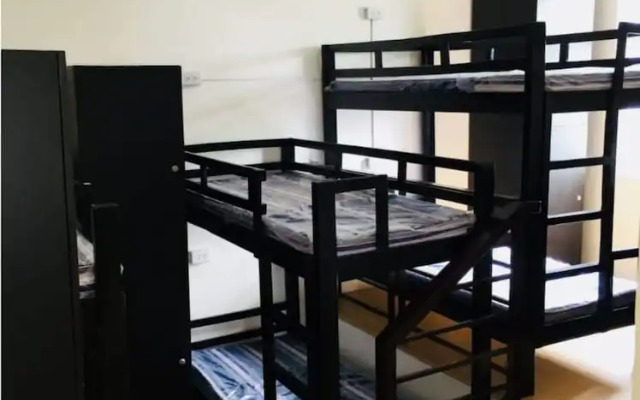 OYO 699 Forbes Hall