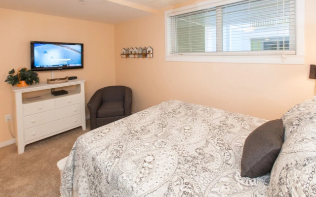 B219 Southern Exposure by RedAwning