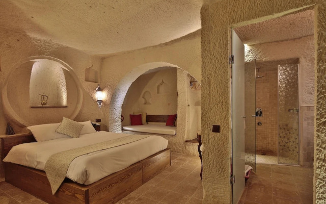 Romance Cave Suites