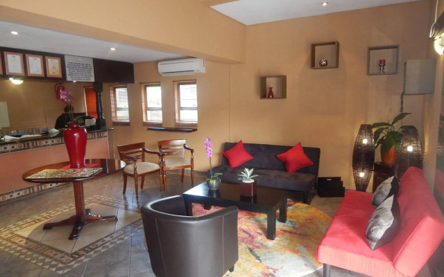 Elephant Lake Hotel