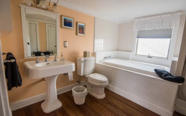 Briar Patch Bed & Breakfast Inn