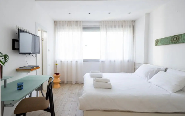 Heart of TLV-Modern wBalcony- 3BD & 3BR