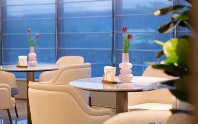 Chengdu Chunxi Road Tianfu Square Subway Station Mercure Hotel