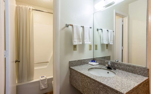 Motel 6 East Ridge #4423