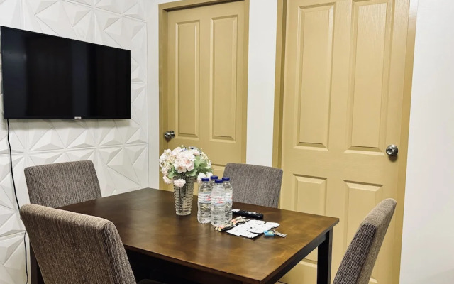 Barkada Getaway Near Esplanade