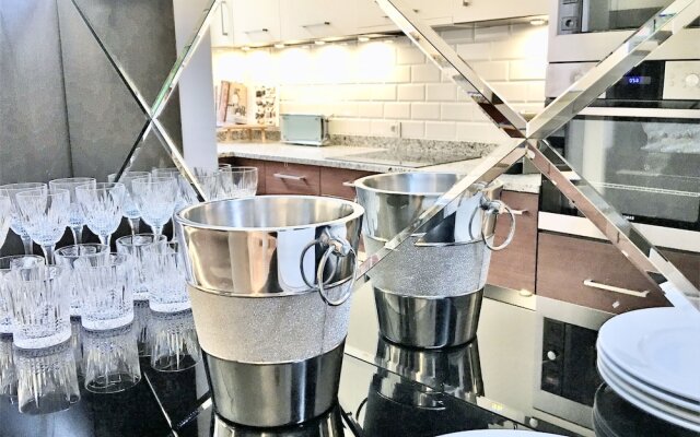 MONDRIAN Luxury Suites UNESCO Old Town