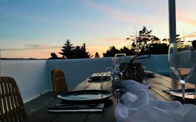 Ninemia Naxos
