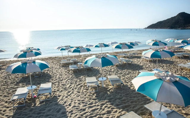 Limone Beach Resort