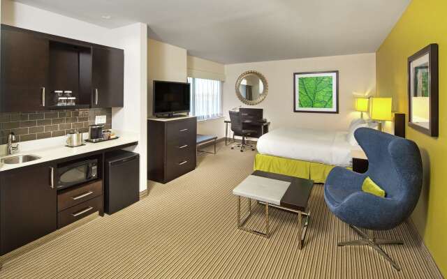 The Hollis Halifax a DoubleTree Suites by Hilton Hotel
