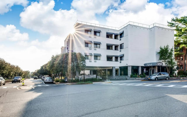 The Andrew Hotel