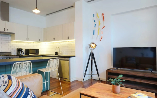w Beautiful 1BR With Balcony in Casco Viejo