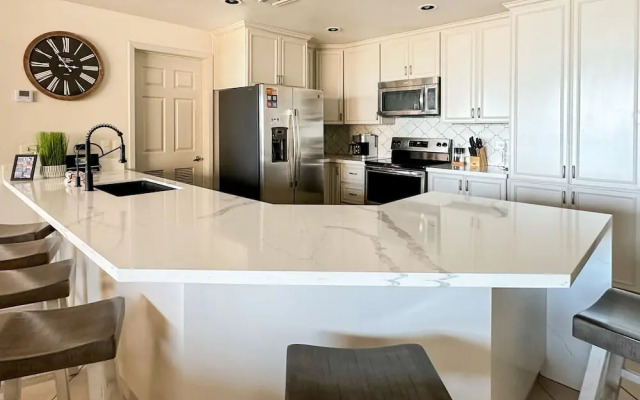 3BR Gem at Sandy Beach Area