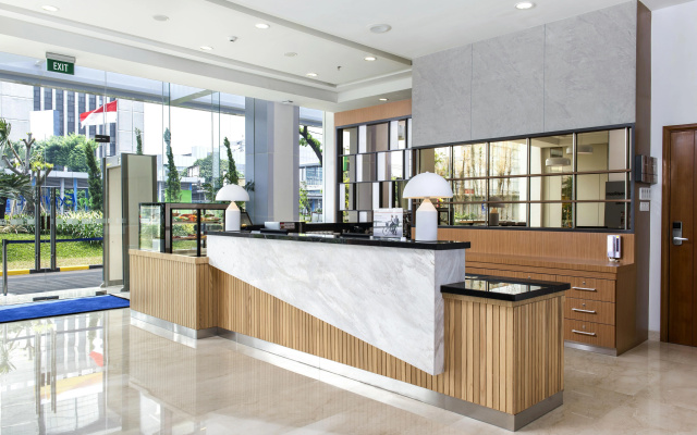 Holiday Inn Express Jakarta Menteng Hotel – Lobby – Jakarta