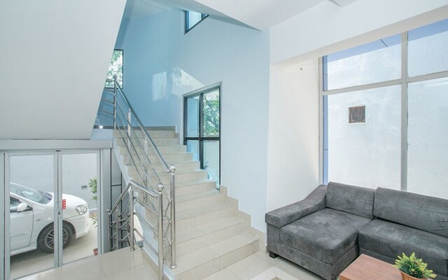 OYO 11056 Paris residency