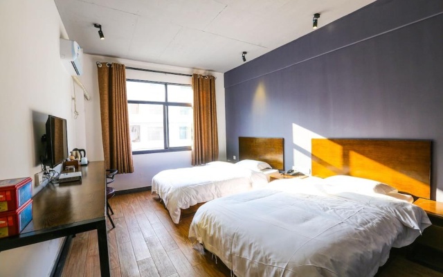 Comma Travel International Youth Hotel – Guest Rooms – Zhangjiajie