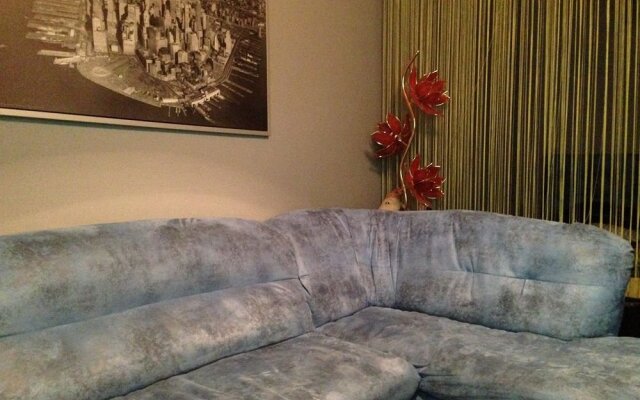 Gostiny Dvor na Nikolaevskoy