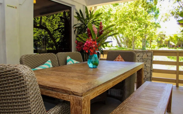 Rock Point Villas Vacations Rentals Sandy Bay, Roatan, Honduras.c.a